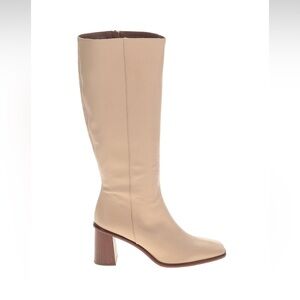 Amazing condition alohas women’s east knee high boots